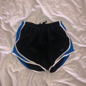 nike shorts size small